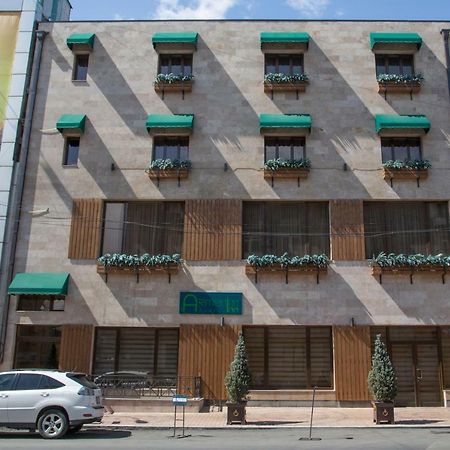 Armenian Inn Yerevan Bagian luar foto